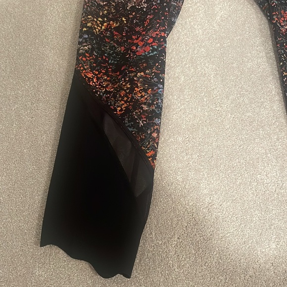 Lululemon Cropped Leggings - Picture 8 of 9